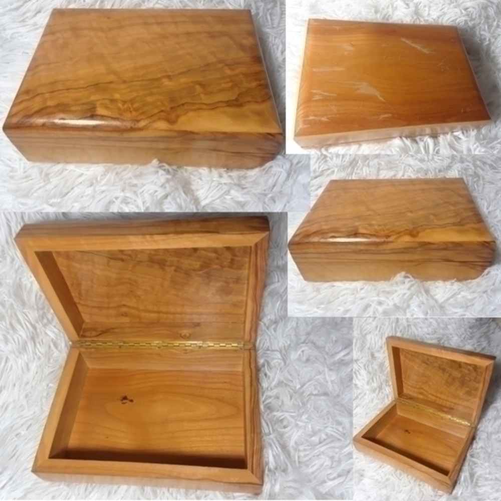 Vintage Tiger Oak Wooded Keepsake Box